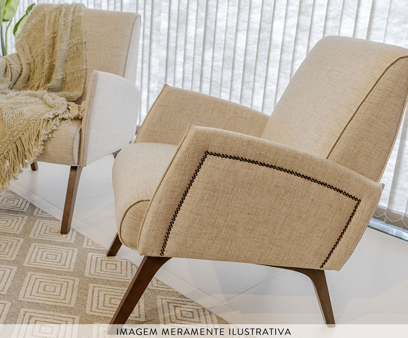 Poltrona Trevi com Tachas Linho Mescla Bege - image 1