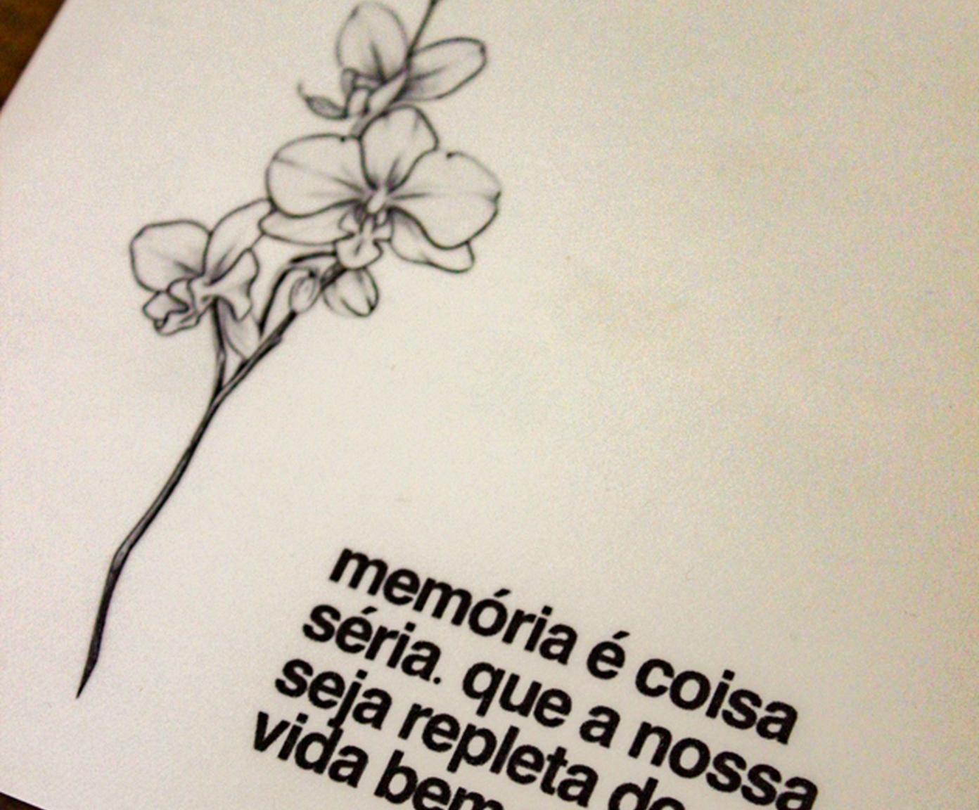 Quadro em Acr&iacute;lico "Mem&oacute;ria &eacute; Coisa S&eacute;ria" - image 1