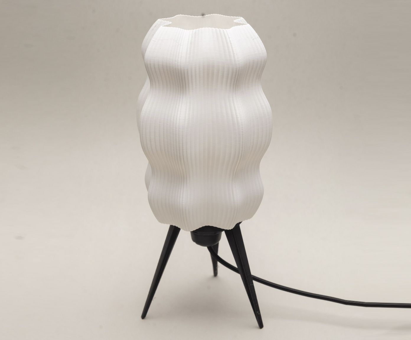 Lumin&aacute;ria Velvet Branca Bivolt - image 1