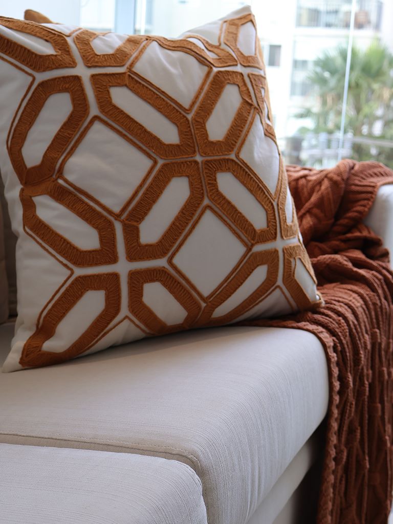 Almofada Souq Alto Relevo Bordado - Off White e Cobre image number 3