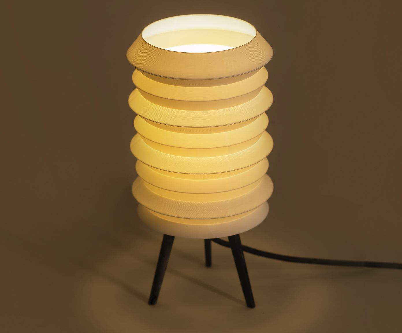 Lumin&aacute;ria Kyoto Bivolt - Base Preta image number 2