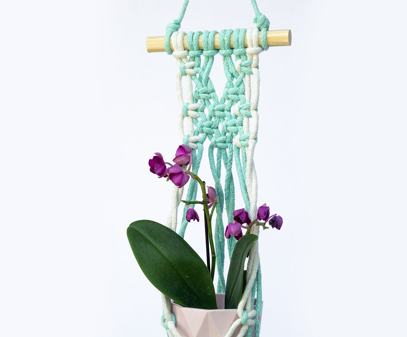 Hanger em Macram&ecirc; Menta - image 1