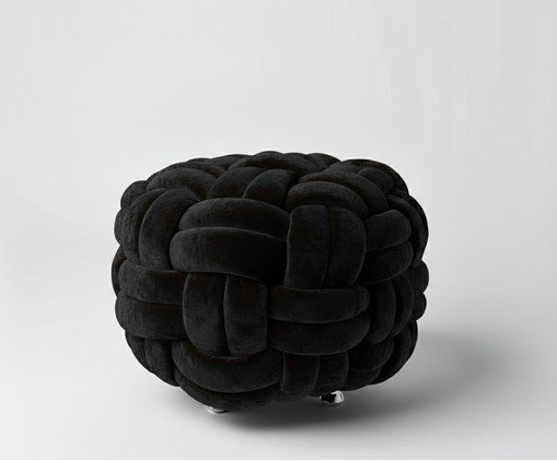 Pufe em veludo M&aacute;xi Tricot Preto - image 1