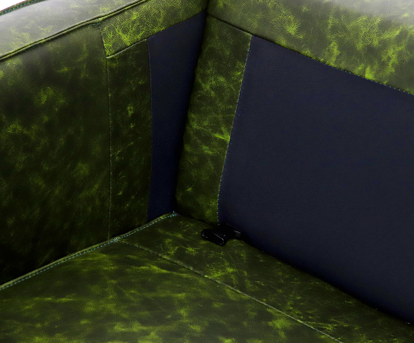 Poltrona em Couro Ettore - Verde image number 2