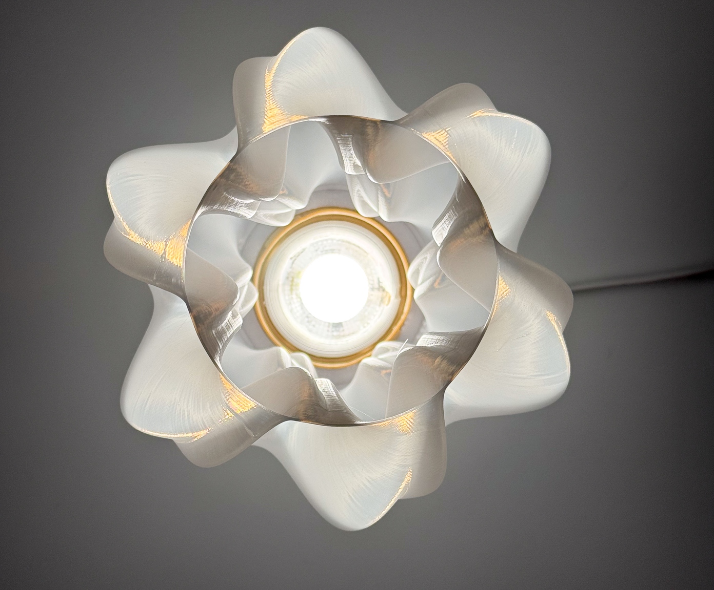 Lumin&aacute;ria Curly image number 2
