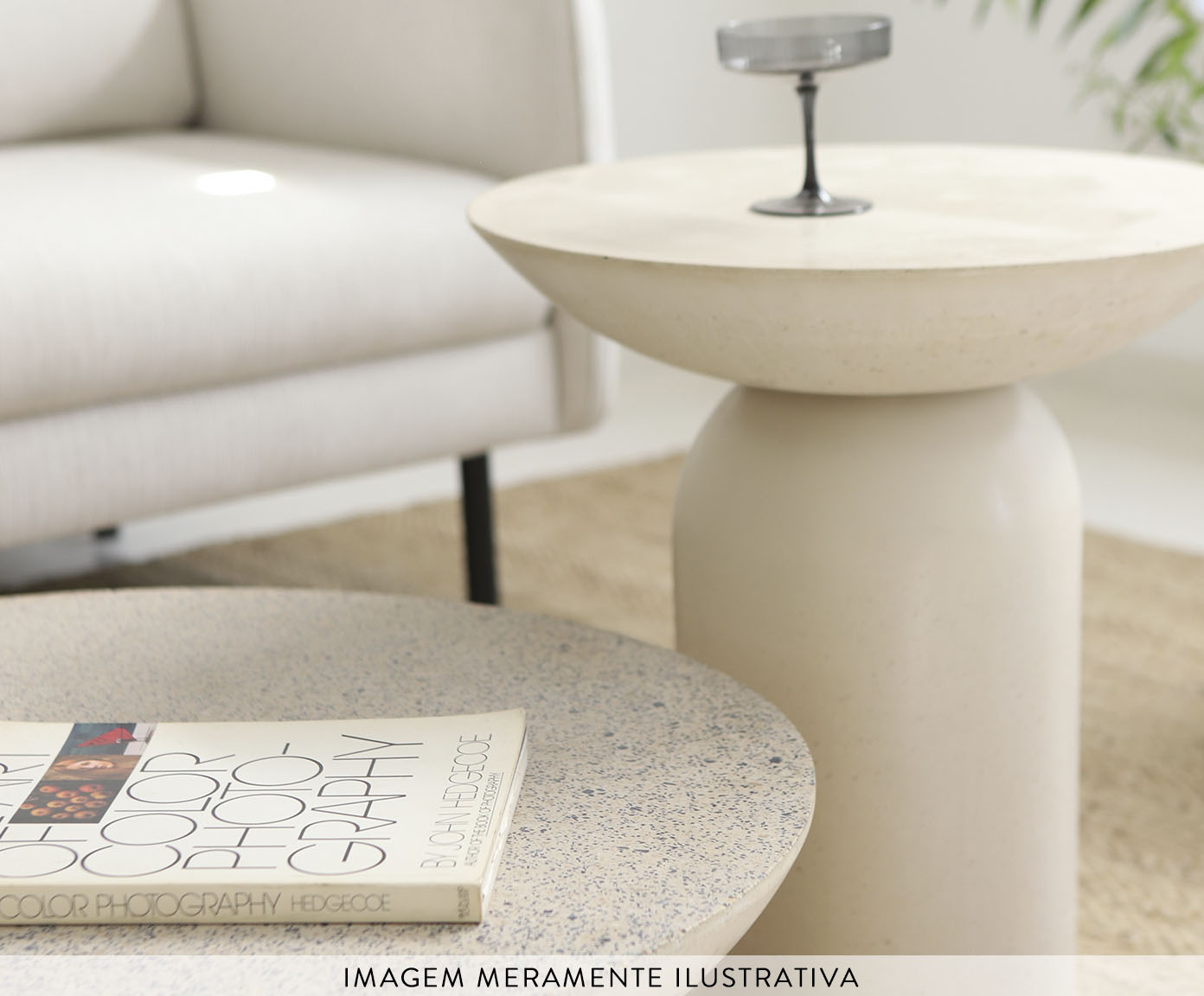Mesa Lateral M&eacute;dia Brut em Concreto -  Areia image number 13