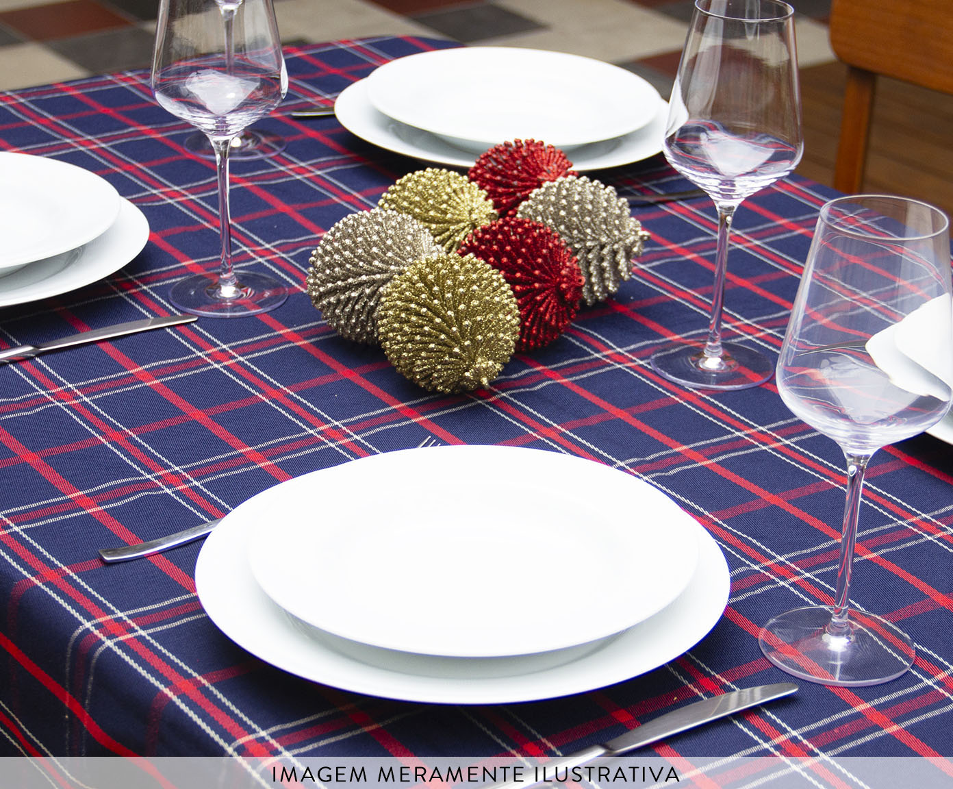 Toalha de Mesa Xadrez Azul e Vermelho - image 1