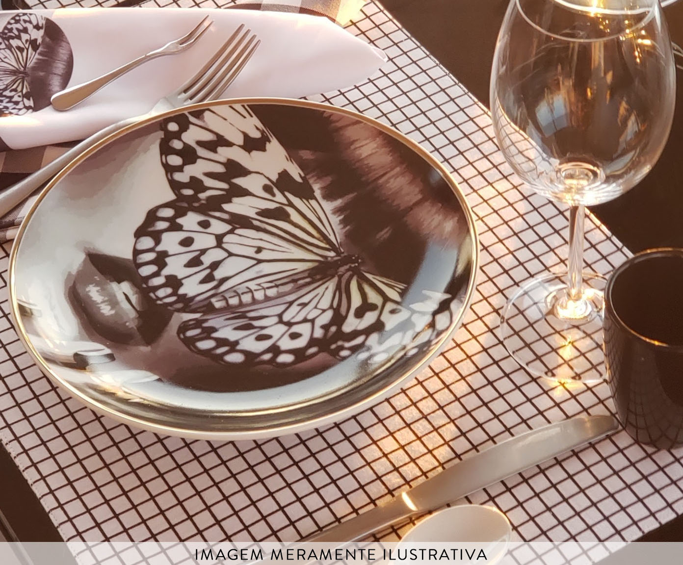 Prato de Porcelana Black Butterfly Woman image number 7