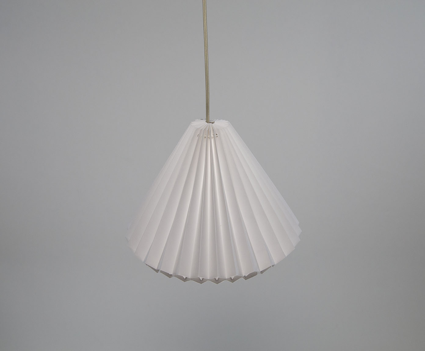 Lumin&aacute;ria Origami Sol Branco - image 1