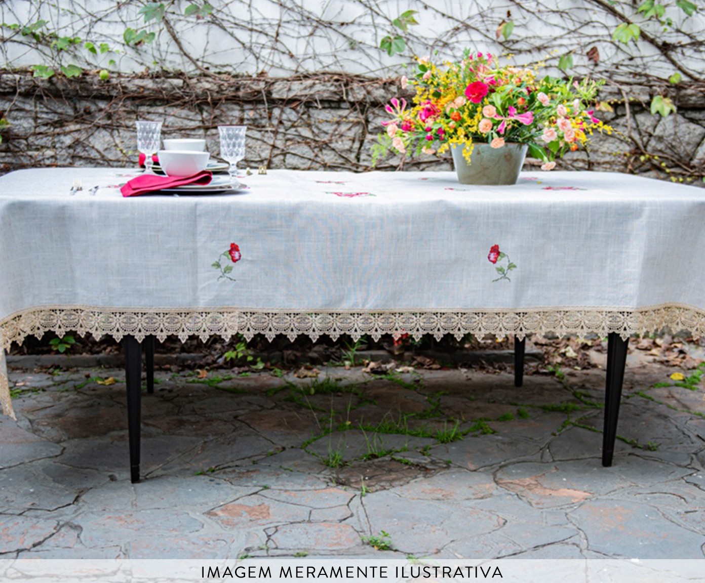 Toalha de Mesa com Renda Guipir Bege image number 2