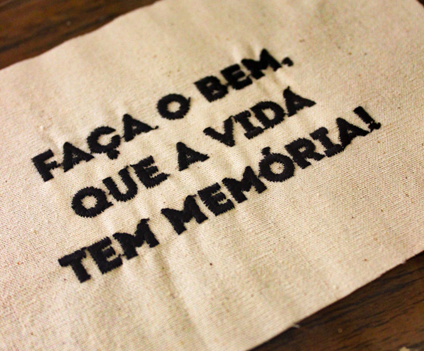 Quadro em Acr&iacute;lico "Fa&ccedil;a o Bem." image number 2