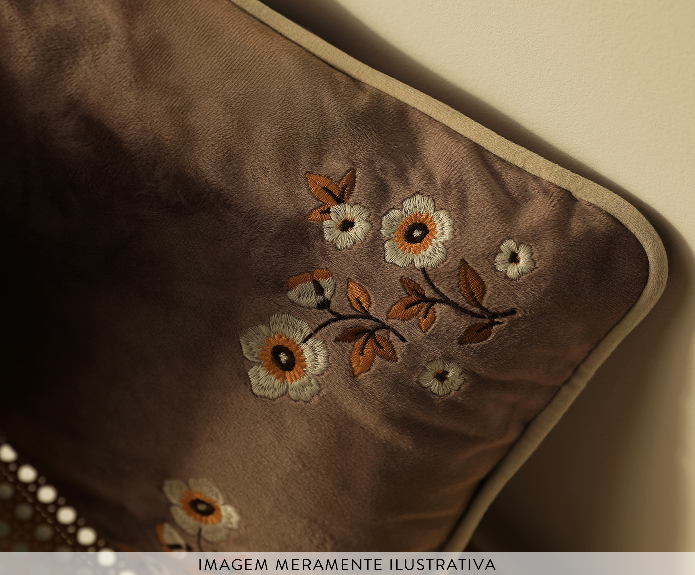 Capa de Almofada Bordada Lina Rosa Acizentado - image 1