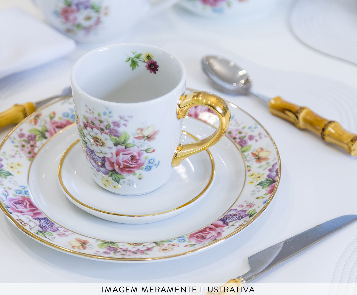 Leiteira Helena em Porcelana com Ouro - image 1